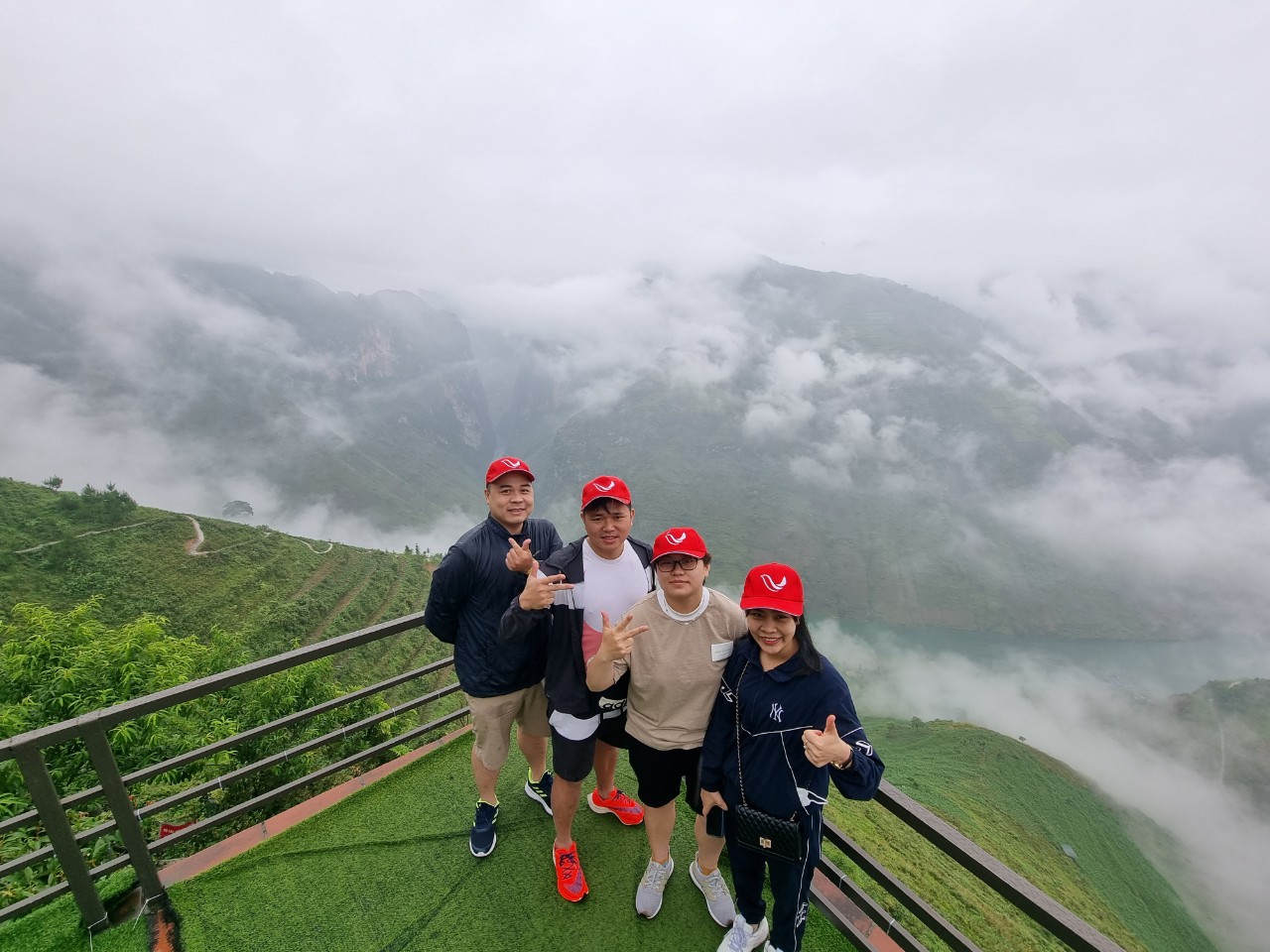 Những góc ngắm sông Nho Quế